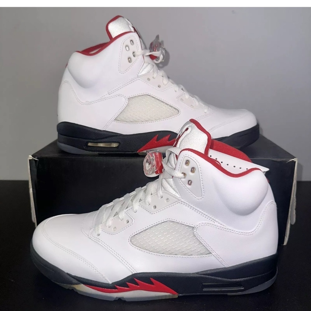 Jordan 5 Retro Fire Red men’s size 11